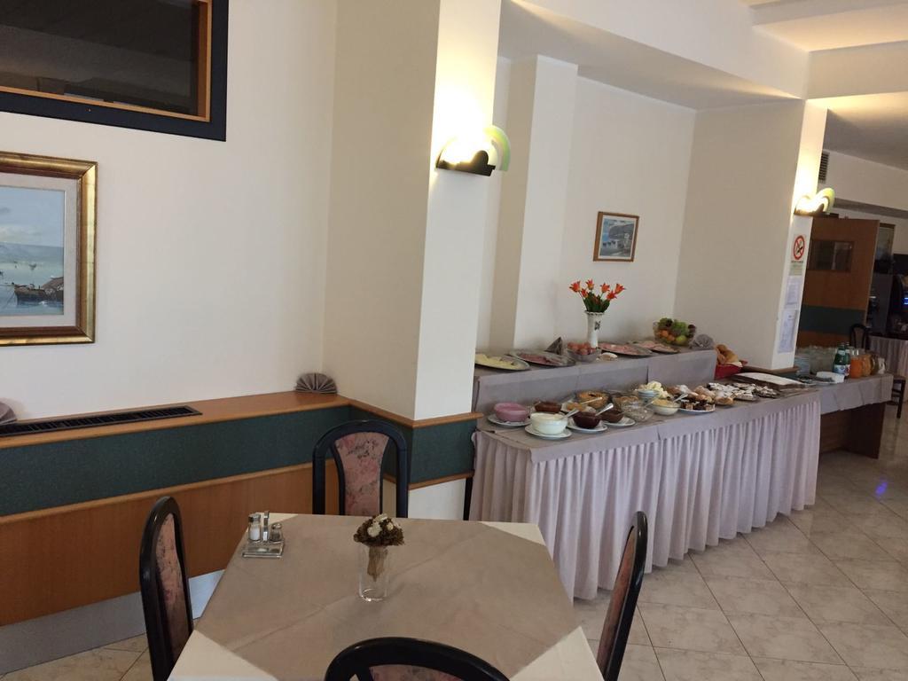 Hotel Lido Гарньяно Екстер'єр фото