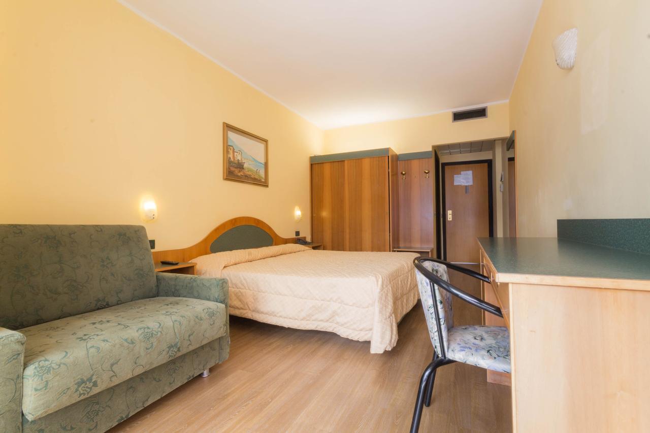Hotel Lido Гарньяно Екстер'єр фото